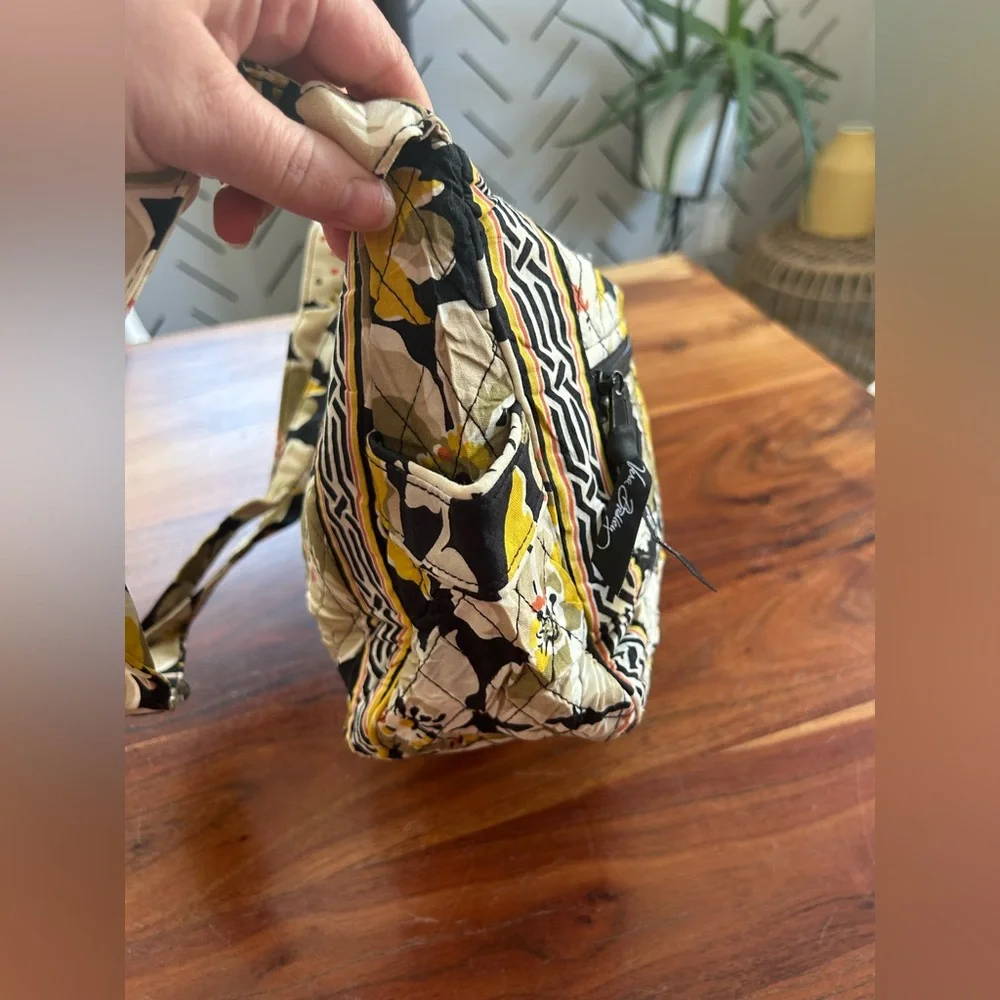 Vera Bradley cross body bag medium dogwood printed spring retired print - Picture 10 of 10